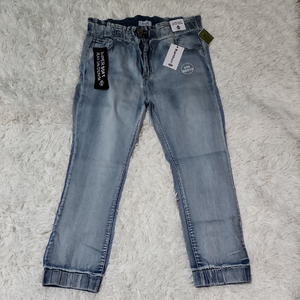 BAMBOO Men's Faded Blue Relaxed Jeans